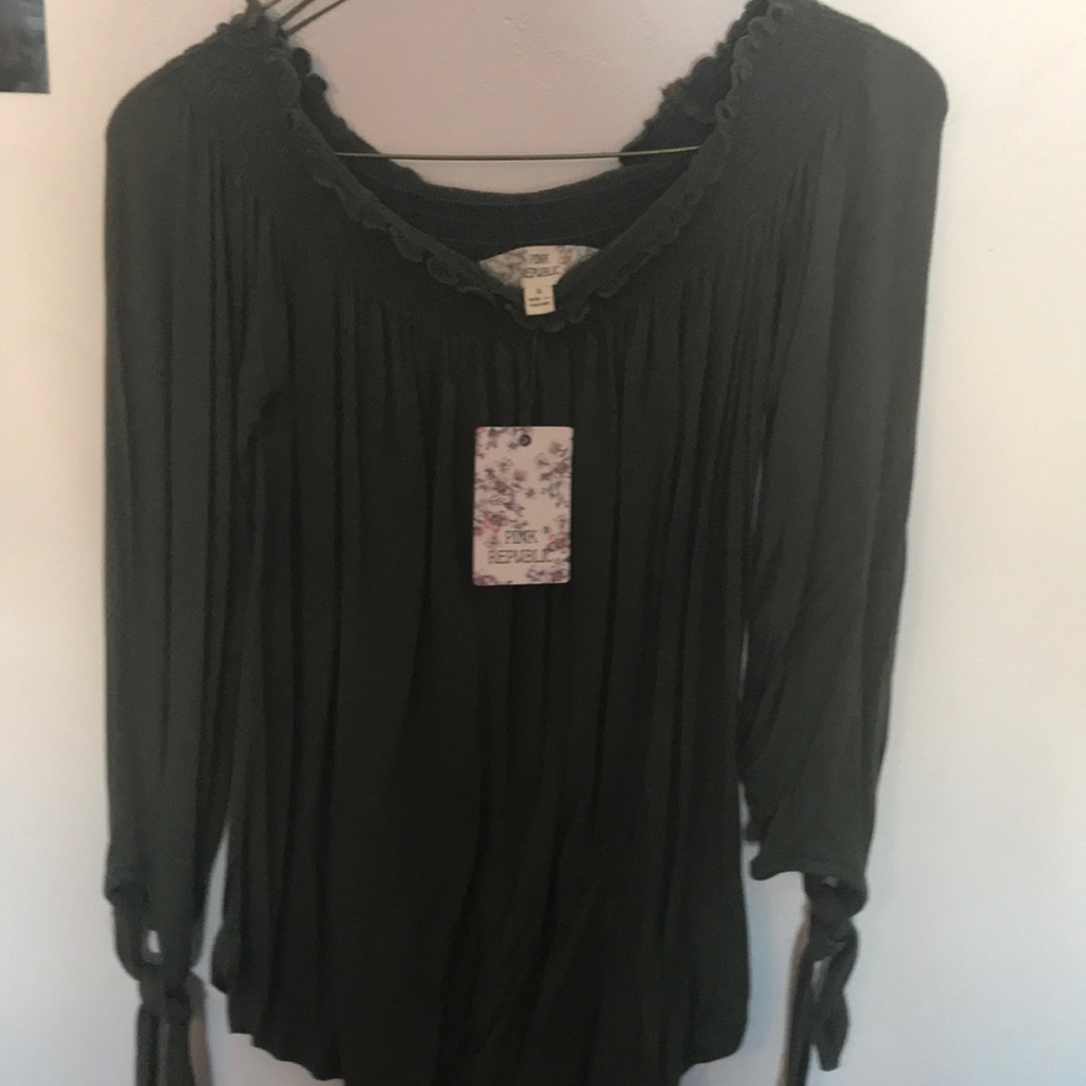 Off the shoulder T-shirt